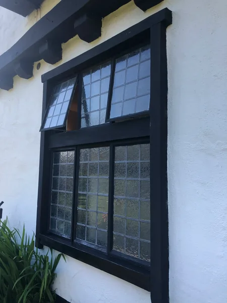 We work on Aluminum Fabrication and Installation Projects